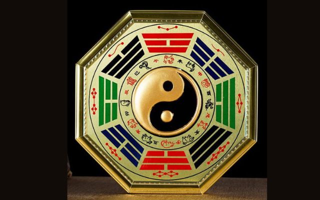 Dùng gương bát quái giải xui cờ bạc